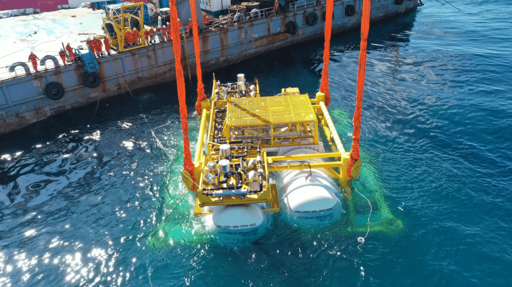 China Opens World’s First Wind-Powered Underwater Data Center
